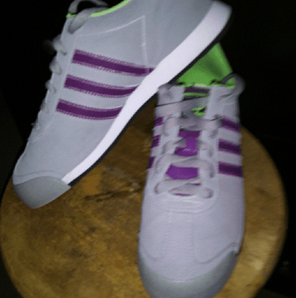 BRAND NEW Adidas Samoa Sneaks